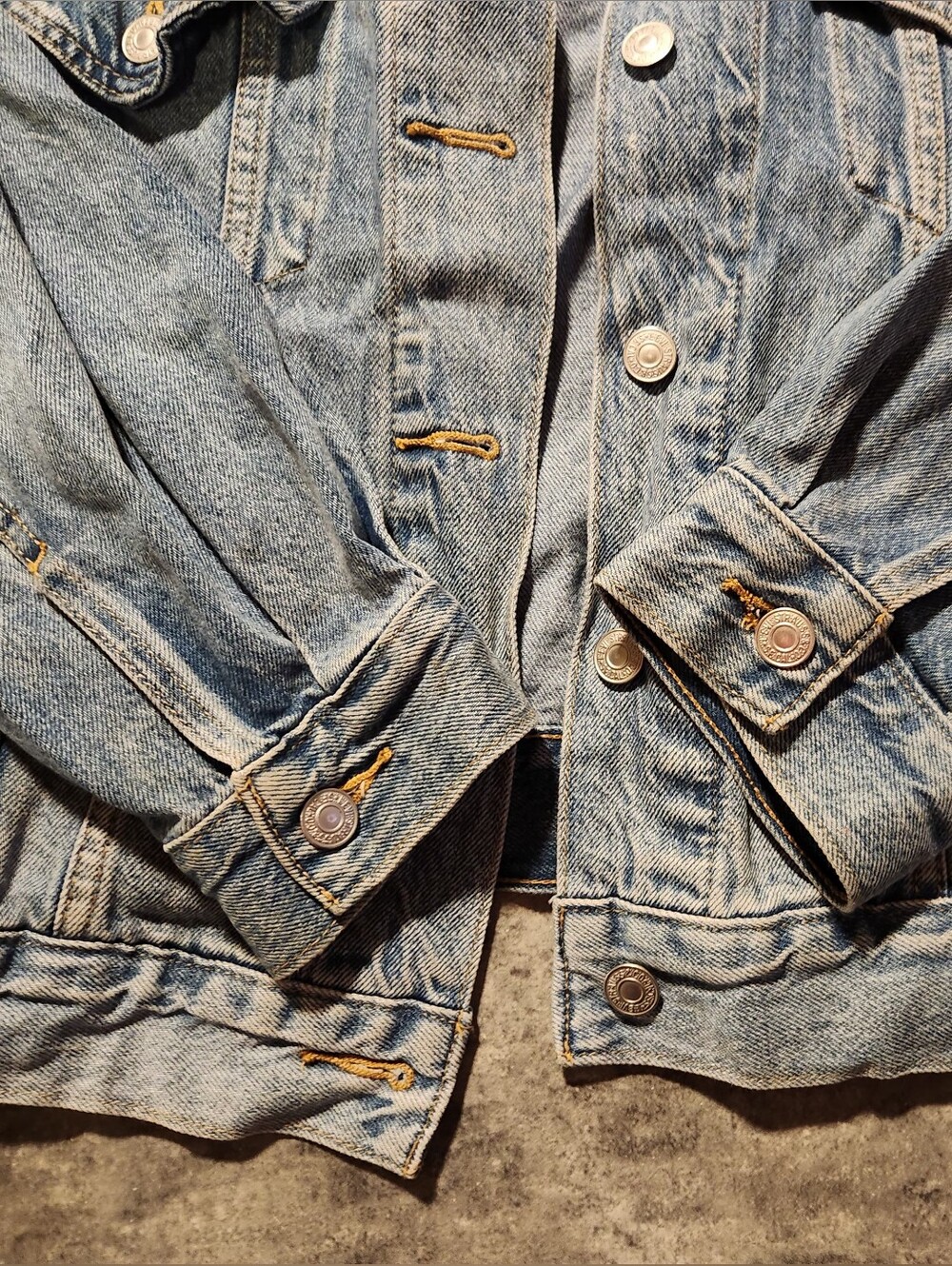 Levi Jean Jacket - Picture 2 of 3